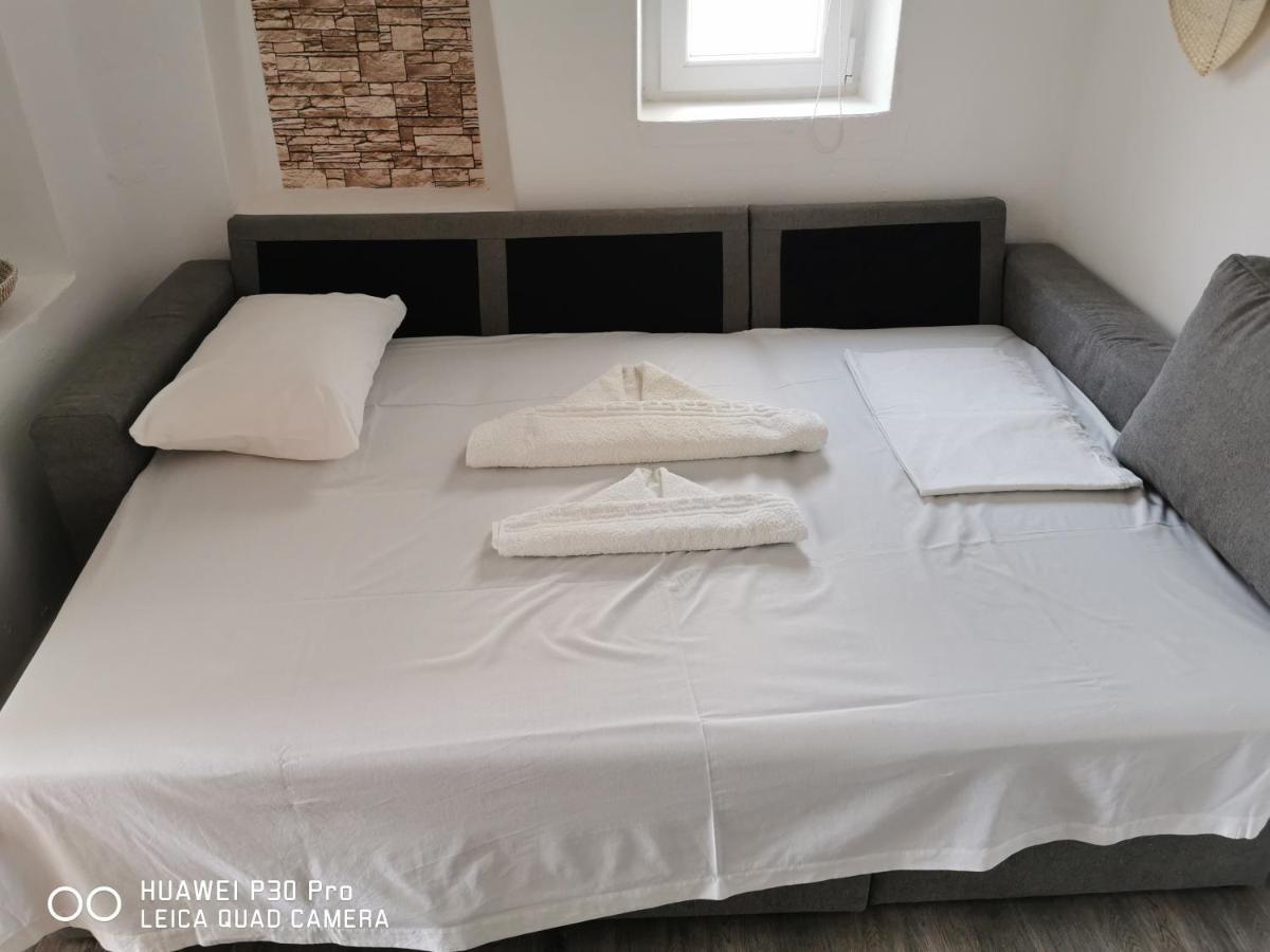 View Rooms Piso Livadi Eksteriør bilde